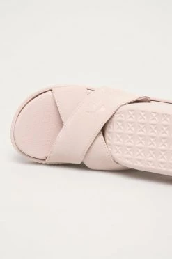 Γυναικεία Σαγιονάρες Παντόφλες Puma χρώμα: ροζ 6 Γυναικεία Σαγιονάρες Παντόφλες Puma χρώμα: ροζ -Puma Κατάστημα unnamed file 3936