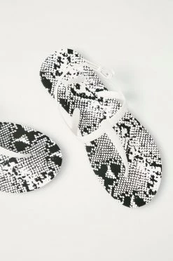 Γυναικεία Σανδάλια Puma χρώμα: άσπρο 7 Γυναικεία Σανδάλια Puma χρώμα: άσπρο -Puma Κατάστημα unnamed file 4336